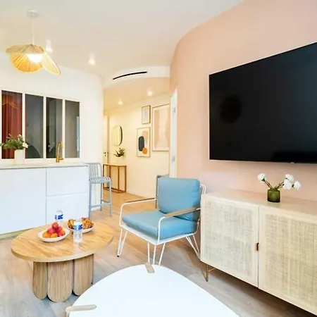 Beautiful 2bdr Flat - Hyper Centre St Tropez 公寓 *